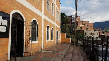 Parroquia La Natividad De Nuestra Señora(Padres Trinitarios)